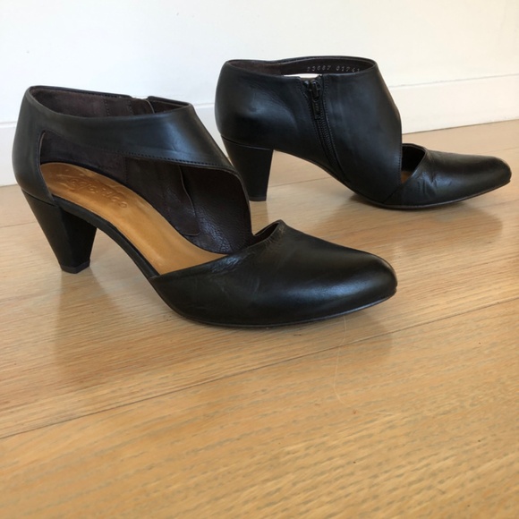 COCLICO Black Leather Heels - Picture 3 of 11